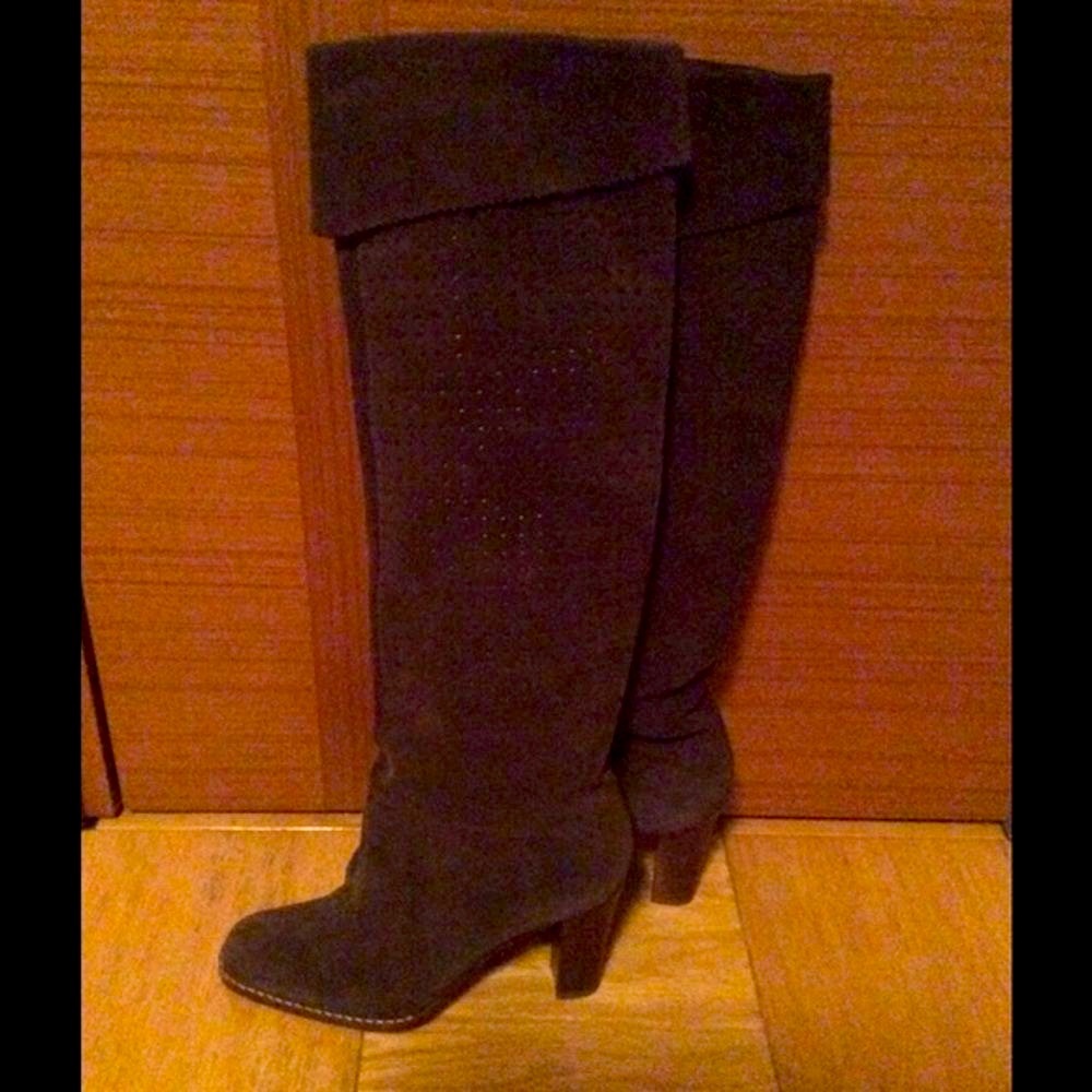 Brand new suede boots